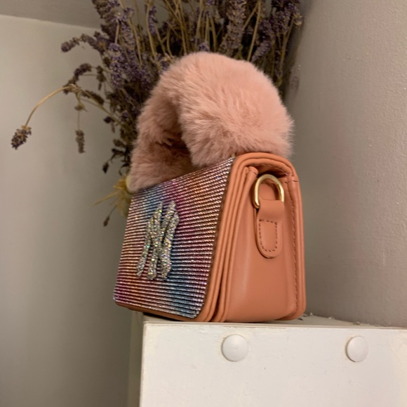 Purse - Picture 3 of 4